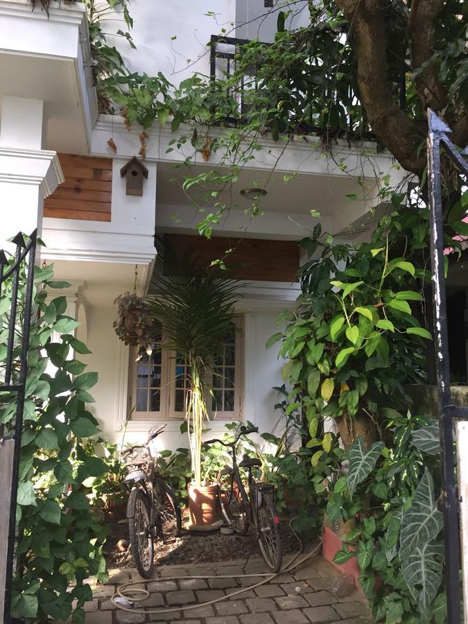 Nathans Holiday Home Kochi Extérieur photo